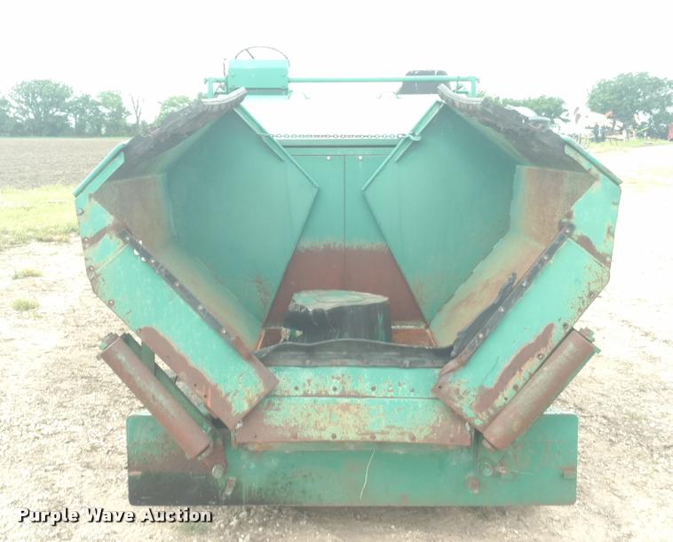 image for item DB0975 Barber Greene BG200 paver