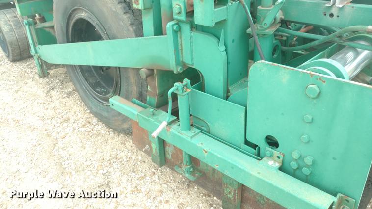 image for item DB0975 Barber Greene BG200 paver