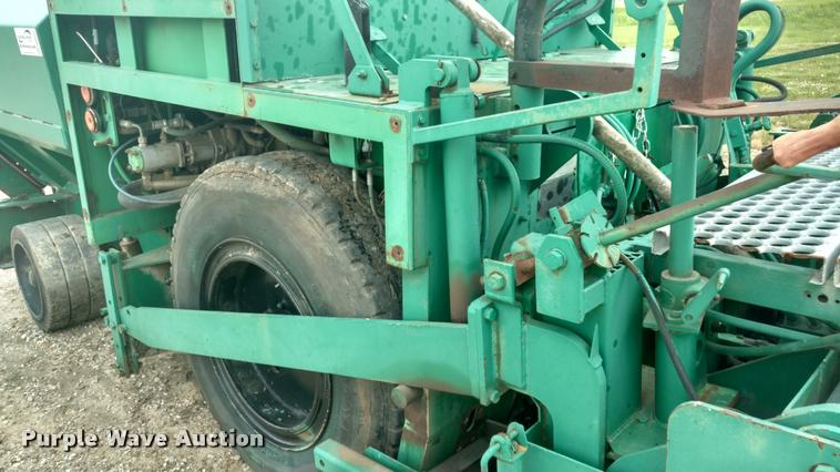 image for item DB0975 Barber Greene BG200 paver