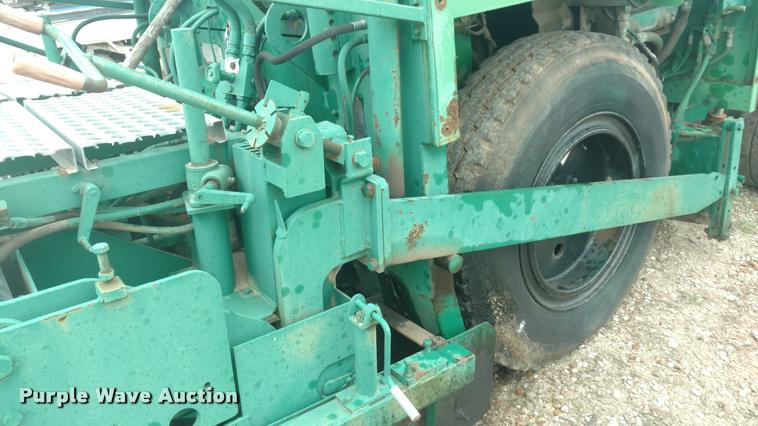 image for item DB0975 Barber Greene BG200 paver