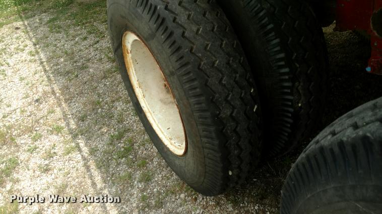 image for item DB0978 1956 Dorsey DGT-18 float deck trailer