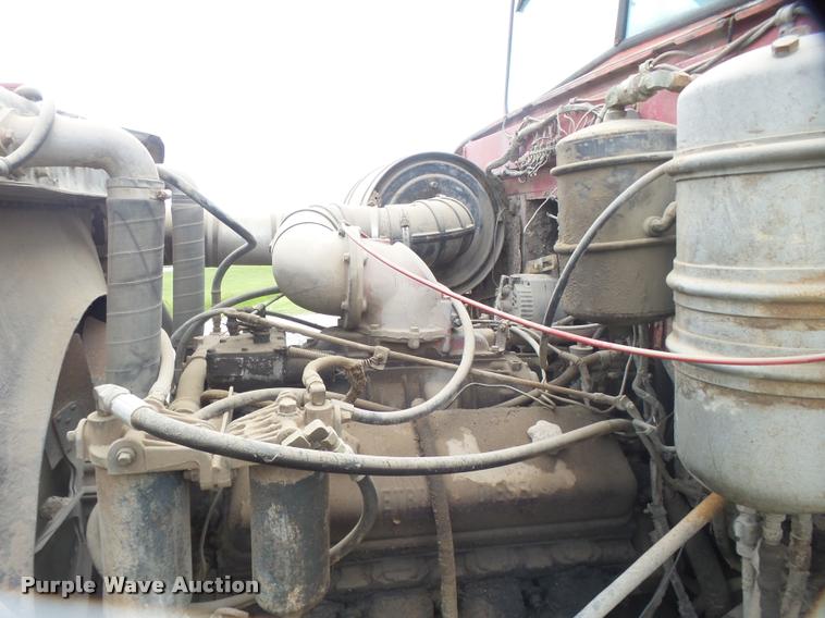 image for item DB0981 1973 International 4200 tank truck