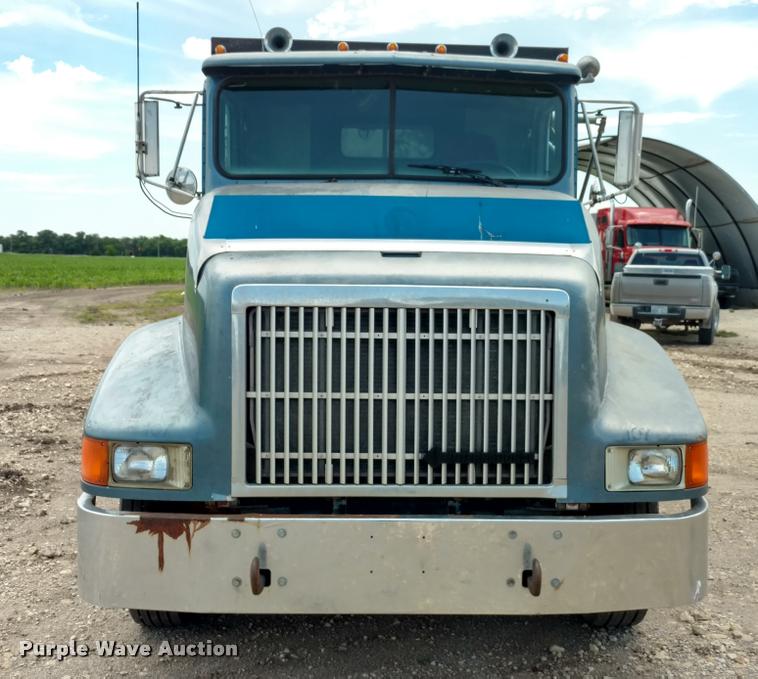 image for item DB0988 1994 International 9400 dump truck