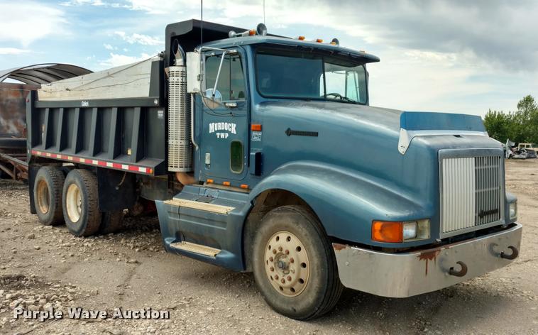 image for item DB0988 1994 International 9400 dump truck