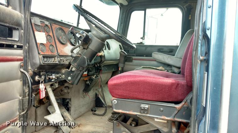 image for item DB0988 1994 International 9400 dump truck