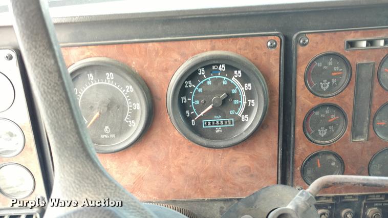 image for item DB0988 1994 International 9400 dump truck