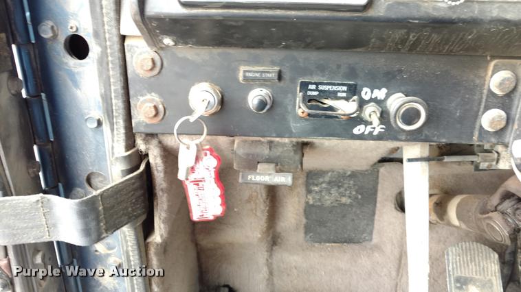 image for item DB0988 1994 International 9400 dump truck