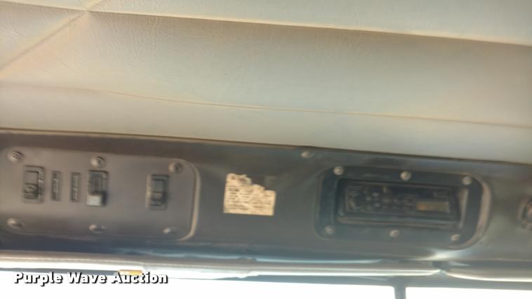 image for item DB0988 1994 International 9400 dump truck