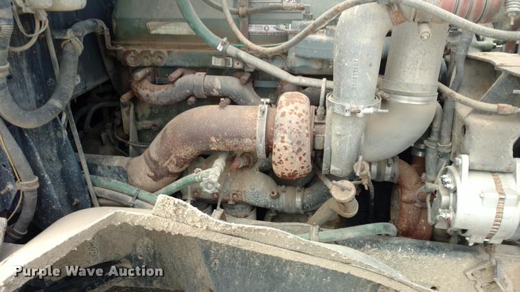 image for item DB0988 1994 International 9400 dump truck
