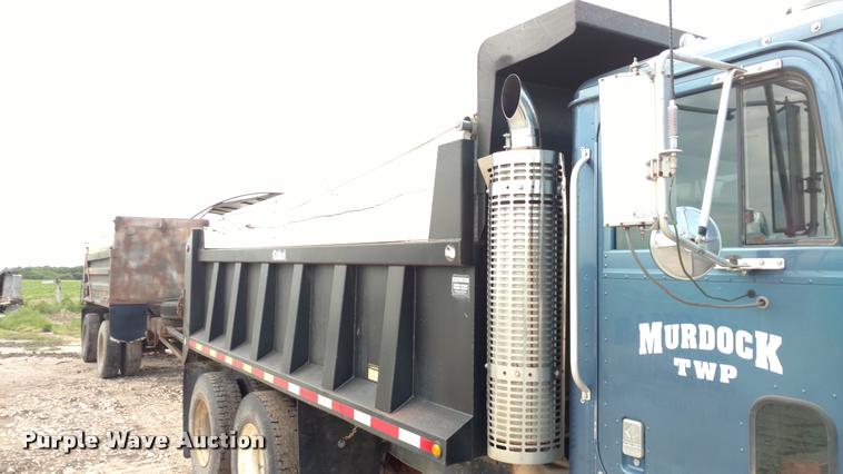 image for item DB0988 1994 International 9400 dump truck
