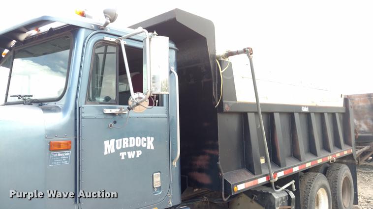 image for item DB0988 1994 International 9400 dump truck