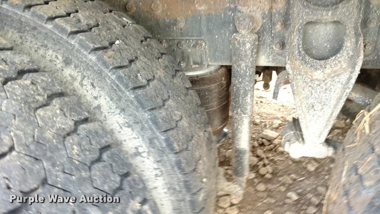 image for item DB0988 1994 International 9400 dump truck