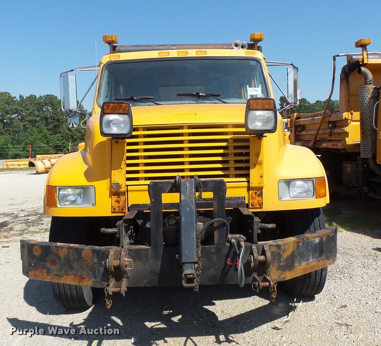 image for item DB1325 2002 International 4900 Crew Cab dump truck