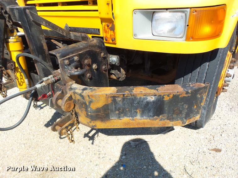 image for item DB1325 2002 International 4900 Crew Cab dump truck