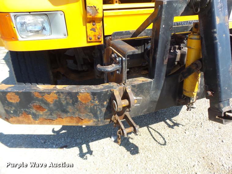 image for item DB1325 2002 International 4900 Crew Cab dump truck