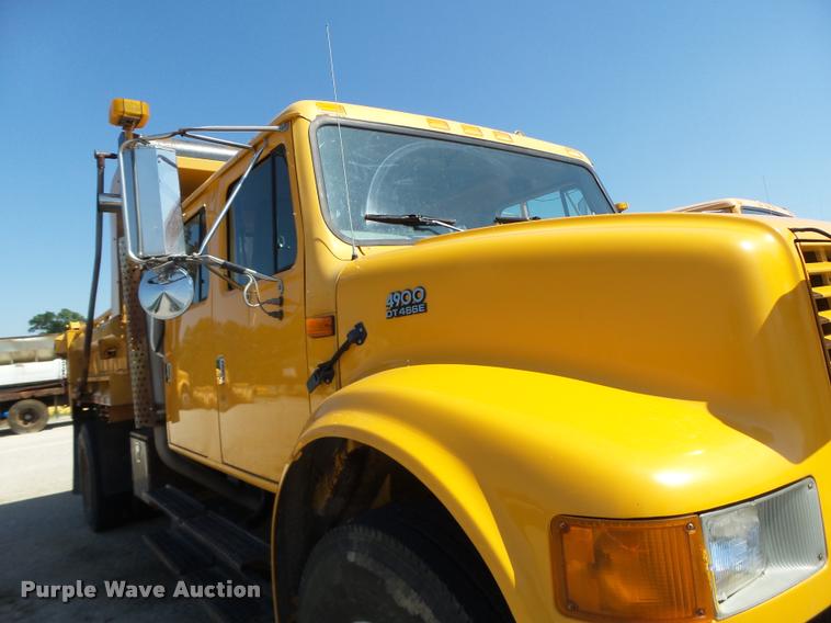 image for item DB1325 2002 International 4900 Crew Cab dump truck