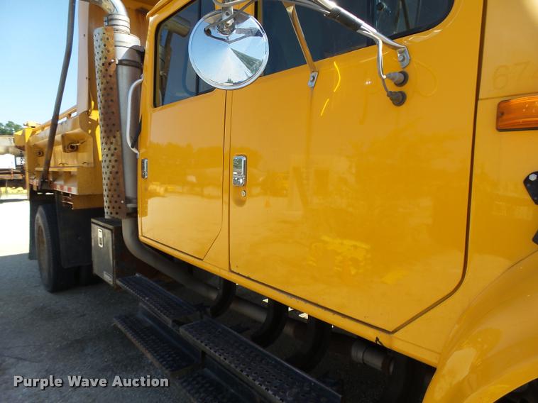 image for item DB1325 2002 International 4900 Crew Cab dump truck