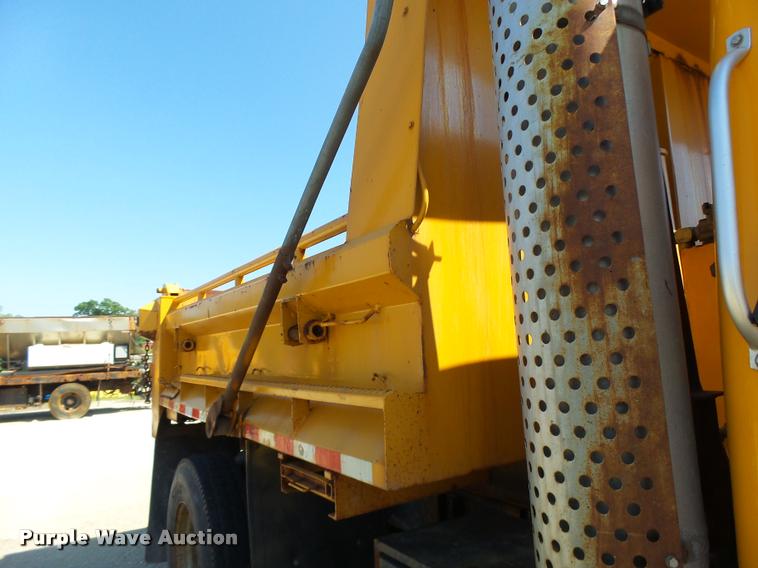 image for item DB1325 2002 International 4900 Crew Cab dump truck