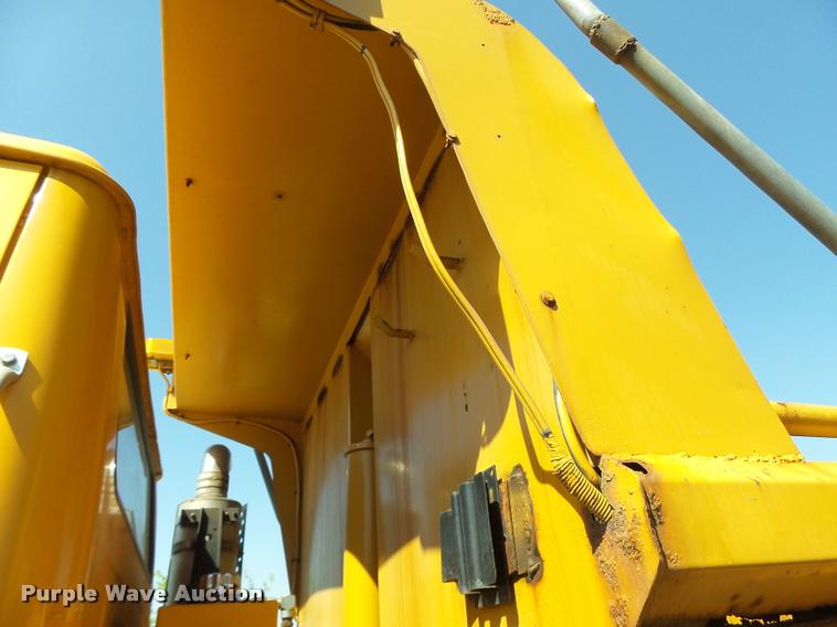 image for item DB1325 2002 International 4900 Crew Cab dump truck