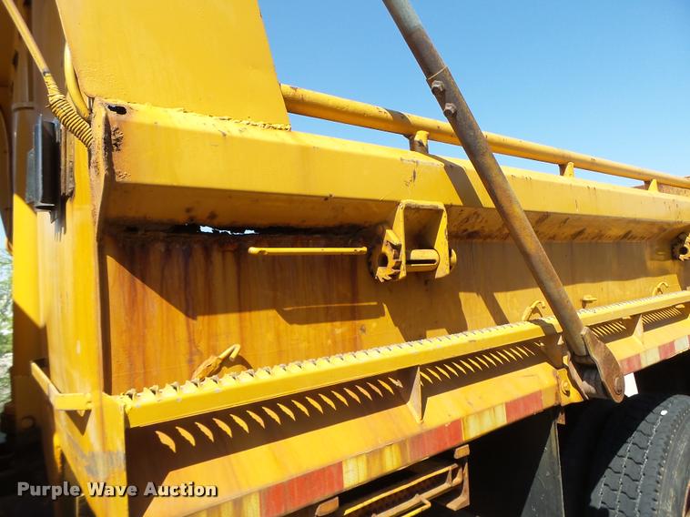 image for item DB1325 2002 International 4900 Crew Cab dump truck