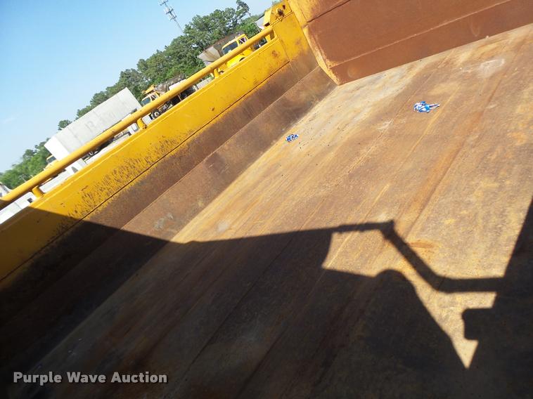 image for item DB1325 2002 International 4900 Crew Cab dump truck