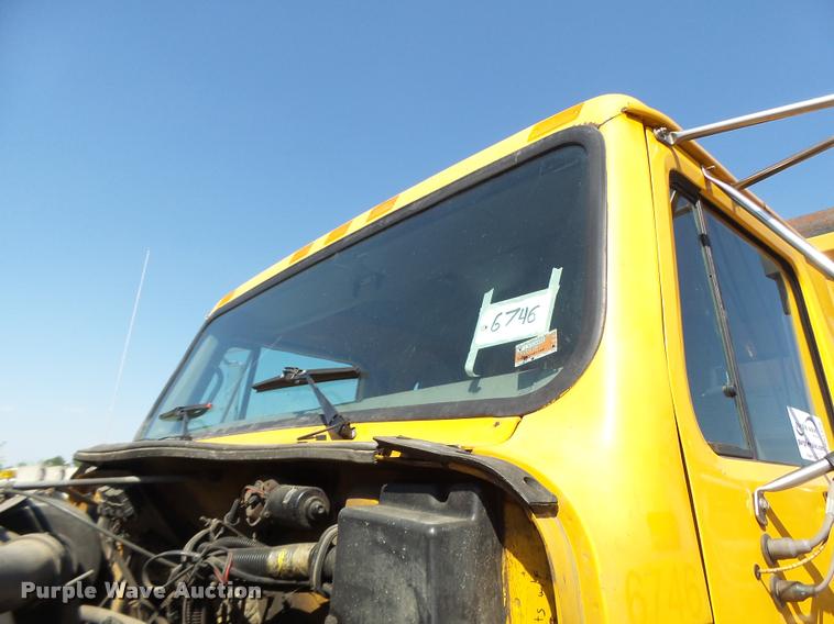 image for item DB1325 2002 International 4900 Crew Cab dump truck