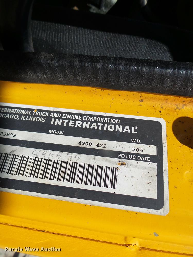 image for item DB1325 2002 International 4900 Crew Cab dump truck