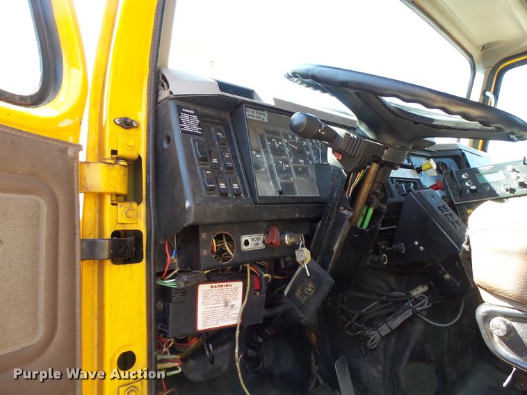 image for item DB1325 2002 International 4900 Crew Cab dump truck