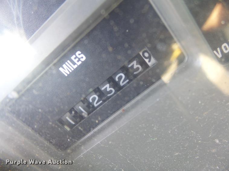 image for item DB1325 2002 International 4900 Crew Cab dump truck