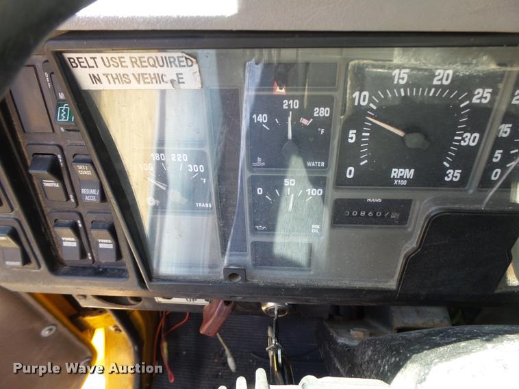 image for item DB1325 2002 International 4900 Crew Cab dump truck