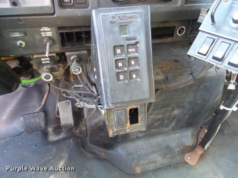 image for item DB1325 2002 International 4900 Crew Cab dump truck