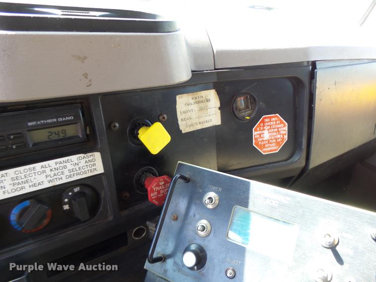 image for item DB1325 2002 International 4900 Crew Cab dump truck