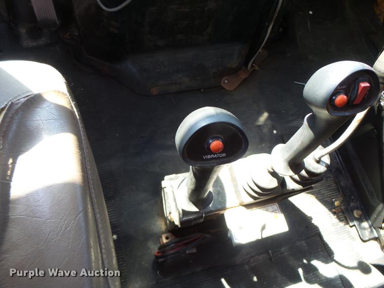 image for item DB1325 2002 International 4900 Crew Cab dump truck