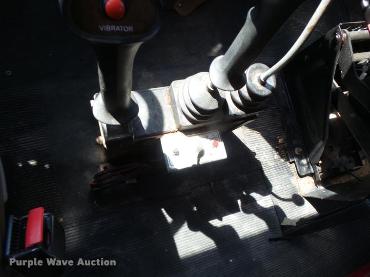 image for item DB1325 2002 International 4900 Crew Cab dump truck