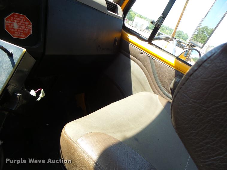 image for item DB1325 2002 International 4900 Crew Cab dump truck