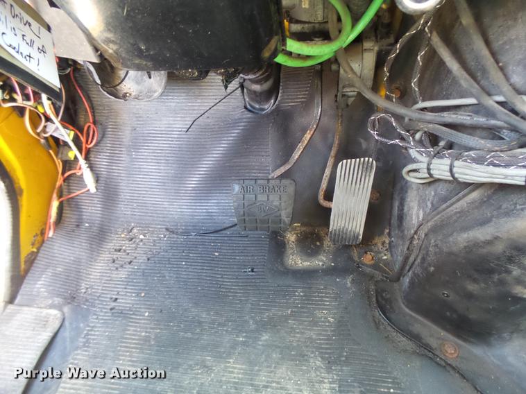 image for item DB1325 2002 International 4900 Crew Cab dump truck