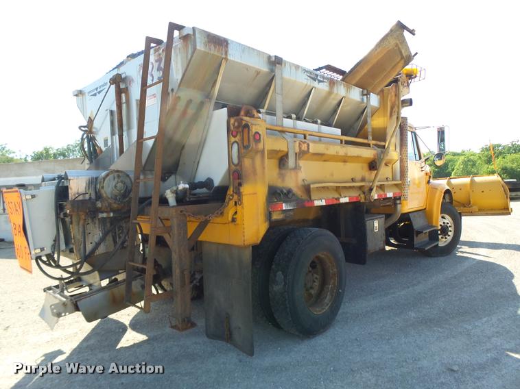 image for item DB1327 2002 International 4900 dump truck