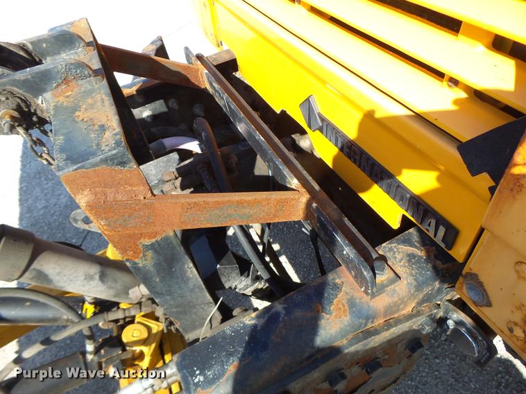 image for item DB1327 2002 International 4900 dump truck