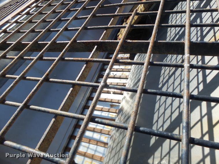 image for item DB1327 2002 International 4900 dump truck