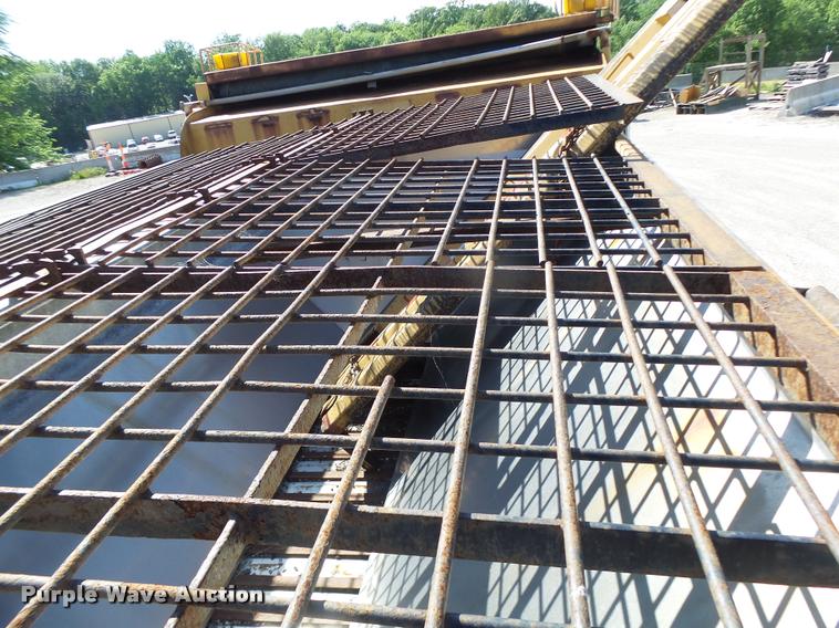 image for item DB1327 2002 International 4900 dump truck