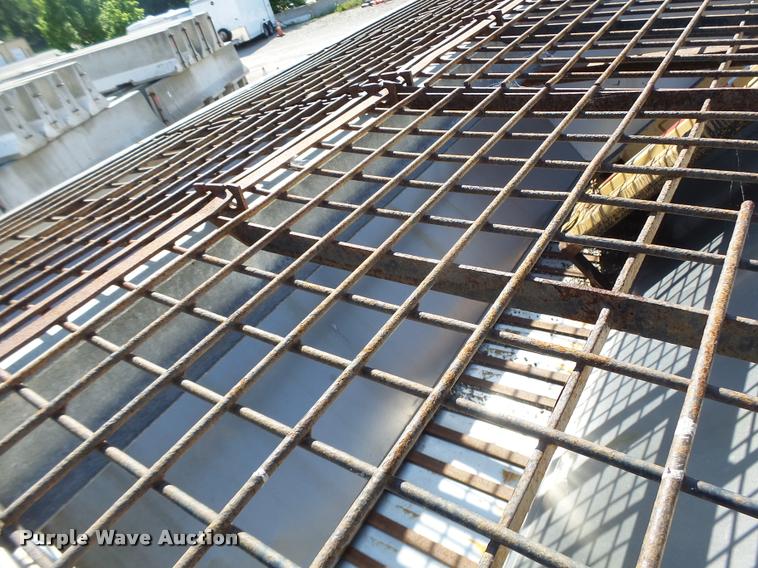 image for item DB1327 2002 International 4900 dump truck