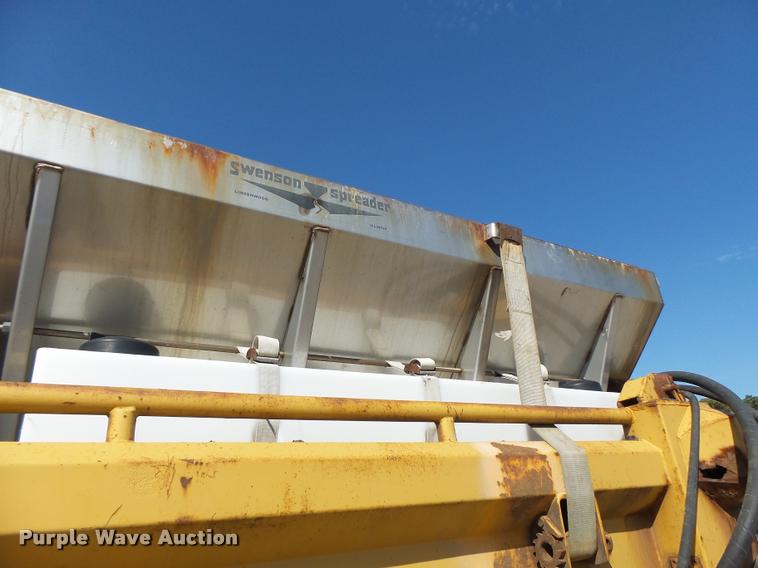 image for item DB1327 2002 International 4900 dump truck