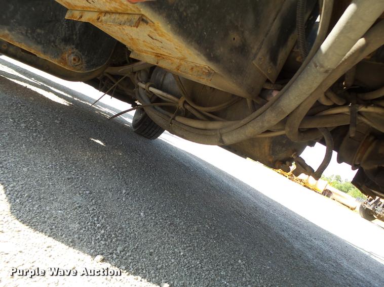 image for item DB1327 2002 International 4900 dump truck