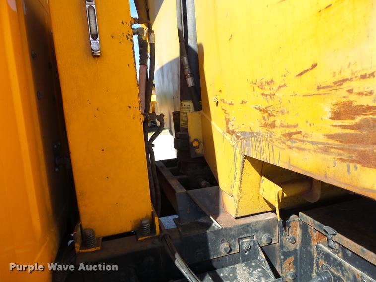 image for item DB1327 2002 International 4900 dump truck