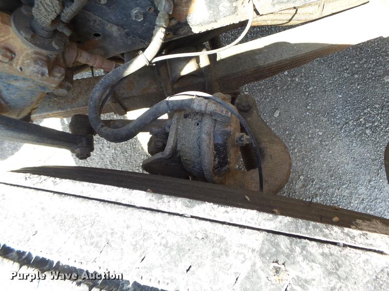 image for item DB1327 2002 International 4900 dump truck