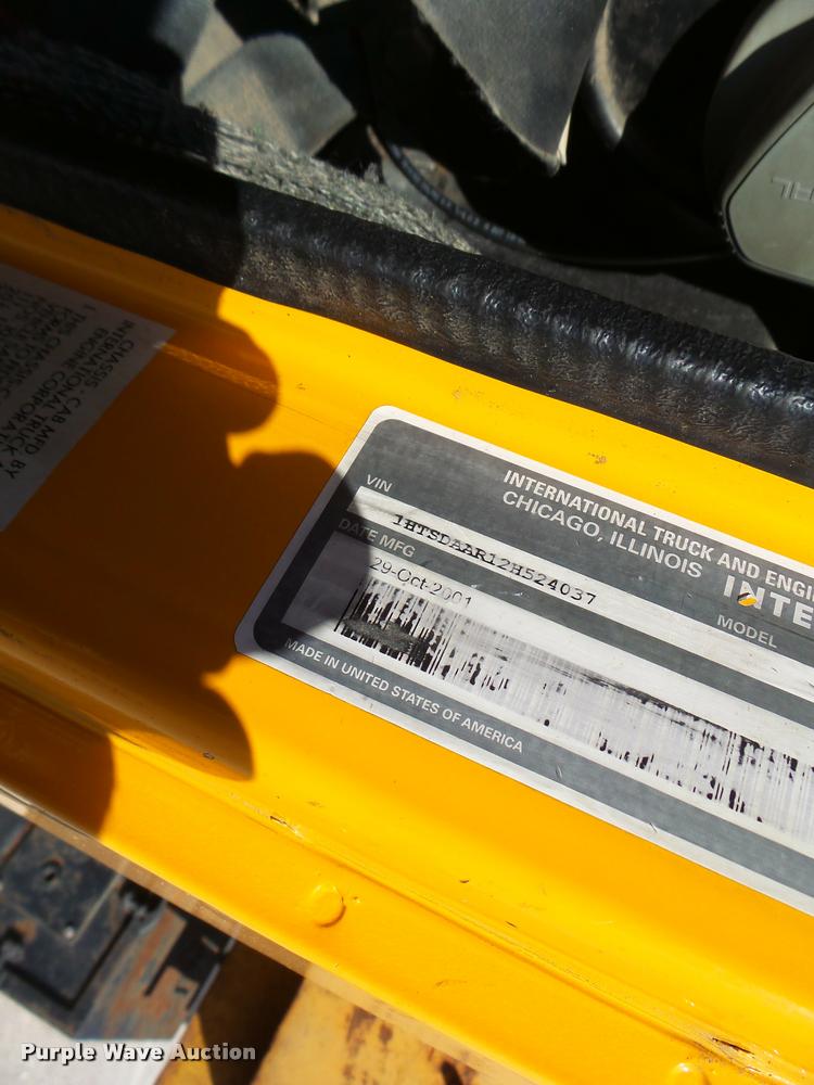 image for item DB1327 2002 International 4900 dump truck