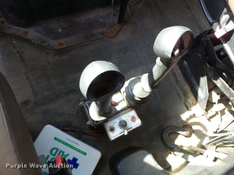 image for item DB1327 2002 International 4900 dump truck