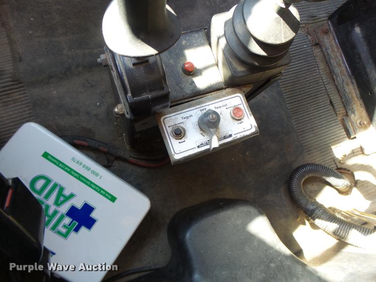 image for item DB1327 2002 International 4900 dump truck