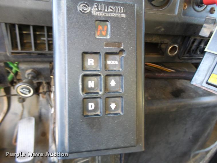 image for item DB1327 2002 International 4900 dump truck