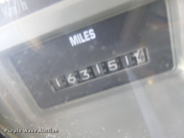 image for item DB1327 2002 International 4900 dump truck